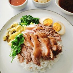 ข้าวขาหมู+ไข่