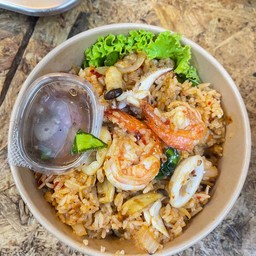ข้าวผัดต้มยำทะเล
