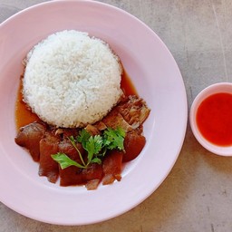 ลุงตู่ ข้าวมันไก่ ข้าวขาหมู บ้านจ้องขุนน้ำนางนอน