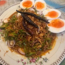 ยำถั่วพลูน้ำพริกเผา(ใส่กุ้ง)