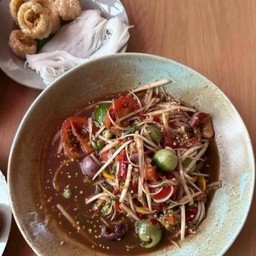 ตำสามนัวร์ (น้ำตำผสม ปลาร้า, กะปิ, และน้ำปู)