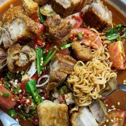 ยำไวไวหมูกรอบปลาร้า