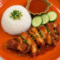 ข้าวสะโพกไก่กรอบซอสฮอตแอนด์สไปซี่