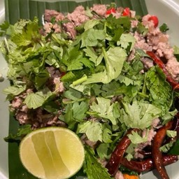 ลาบหมูพริกสด (ใส่เครื่องในหมู)