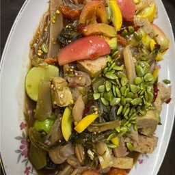 ตำเส้นเล็กปลาร้าหมูยอและหมึกกรอบ