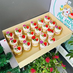 Mini Strawberry Shortcake  (ราคาต่อ 1 ชิ้น)