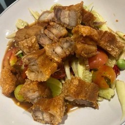 ตำแตงน้ำปลากะปิหมูกรอบ