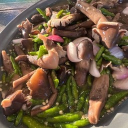 ยำเห็ดโคน