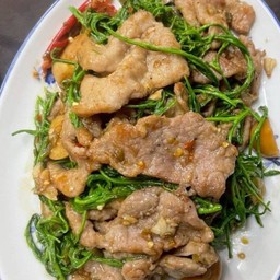 หมูผัดชะอมกะปิ