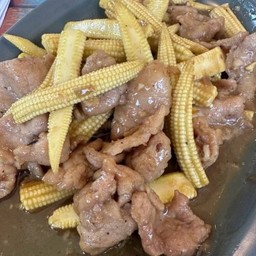 ผัดข้าวโพดอ่อนหมูชิ้น