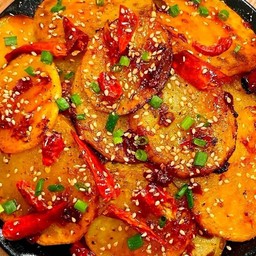 干煸土豆片 มันฝรั่งผัดพริกแห้ง