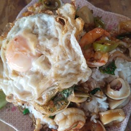 กระเพราทะเลไข่ดาว