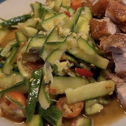 ตำแตง-หมูกรอบ