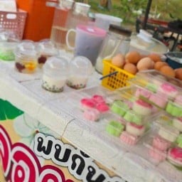 บัวลอยซอยหนึ่ง ซุ้มบัวลอยไข่หวานมะพร้าวอ่อน(บ้านหลังเขียวขายไก่)