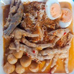 ขนมจีนน้ำยากะทิปลาทูน่า (บรรทัดทอง) ฮาลาล