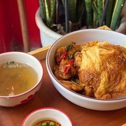 ข้าวกระเพราหมูเด้ง