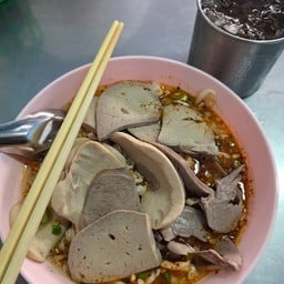 ก๋วยเตี๋ยวเรือเฮียแก้ว