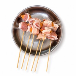 หมูสามชั้นพันไส้กรอก