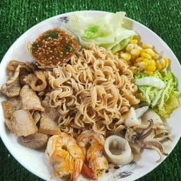 เห้ยย...หมูกระทะย่างให้ (ตลาดอิ่มเอม)