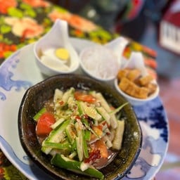 Keto ตำแตง หมูกรอบ ไข่ต้ม