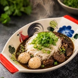 ไทยเตี๋ยว ก๋วยเตี๋ยวเรือ เอกมัย