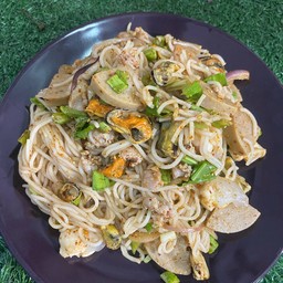 ผลหมากรากไม้ติดหม่าล่าพันไม้