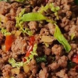 ข้าวราดกะเพราเนื้อ