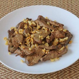 เนื้อกระเทียมพริกไทย (กับข้าว)