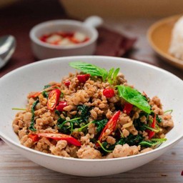 กะเพราเนื้อสับ (กับข้าว)
