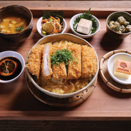 Donburi Set: (1) เซตข้าวหน้าหมูทอดราดไข่ตุ๋น (D)