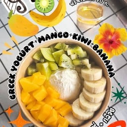 มะม่วง + กี่วี่ + กล้วย + กรีกโยเกิร์ต 100 ก. + น้ำผึ้ง 20 ก.