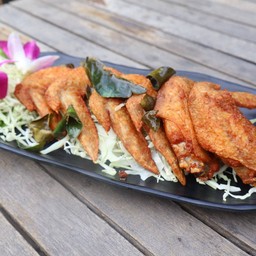 ปีกไก่ทอดน้ำปลา