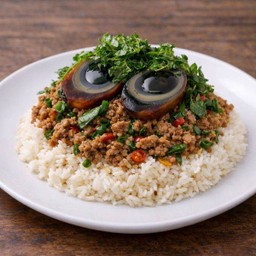 ข้าวไข่เยี่ยวม้ากะเพรากรอบ