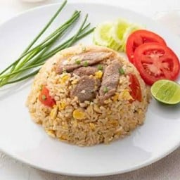 ข้าวผัดเนื้อ