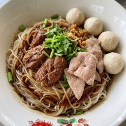 ก๋วยเตี๋ยวหมูตุ๋นแห้ง
