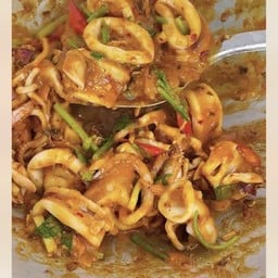 ปลาหมึกผัดไข่เค็ม(ราดข้าว)
