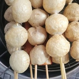ลูกชิ้นทอดเจ๊หมวย&ยำรสเด็ด