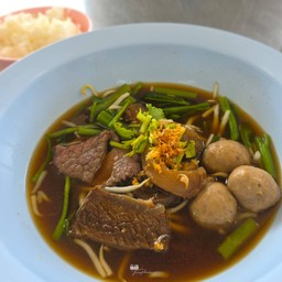 เด็ด ก๋วยเตี๋ยวเนื้อตุ๋น หมูตุ๋น ปตท.สันกำแพง ปตท.สันกำแพง