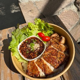 ข้าวหน้าสเต็กหมู