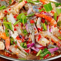 ร้านยำปูม้าสด กุ้งสด รวมทะเล Byไก๊ไก่เต็มคำ ขนมจีนฝีมือแม่ ไก๊ไก่เต็มคำ