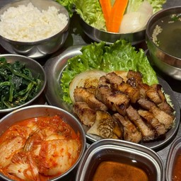 ชุดข้าวหน้าหมูสามชั้นย่างBBQ