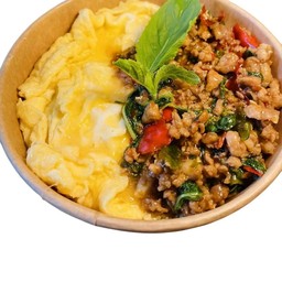 ข้าวกะเพราหมูสับ+ไข่ข้น