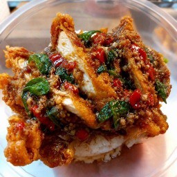 ฟรายเดย์ ไก่ทอด ไก่ต้มน้ำปลา-ตลาดกรีนวินเทจรัชโยธิน