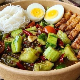 ตำแตงหมูสามชั้นทอด ไข่ต้ม+ขนมจีน