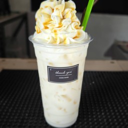 นมสดเย็นวิปครีม
