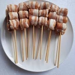 หมูพันไส้กรอก
