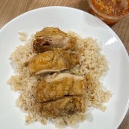 ข้าวไก่กรอบซอสน้ำปลา