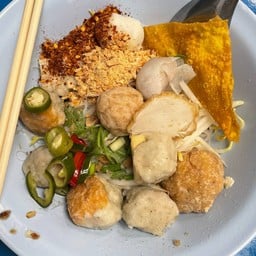 ก๋วยเตี๋ยวแคะไร้ชื่อ ถนนนเรศ