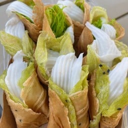 ทองม้วนสองใจ - กรอบห่อสดไส้ครีมมะพร้าวอ่อน
