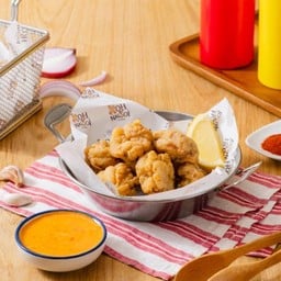 สะโพกไก่ทอด Fried Chicken Thigh